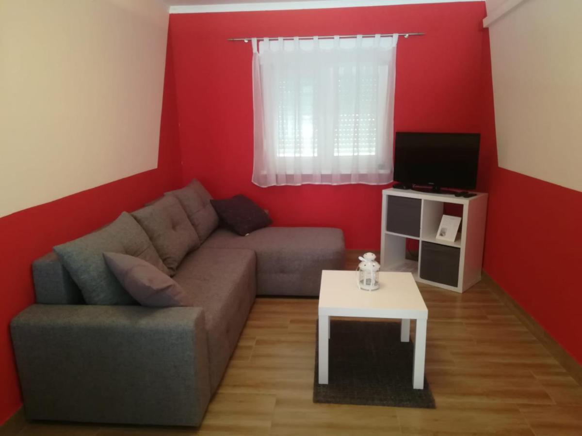 Apartman Turanj Exterior photo