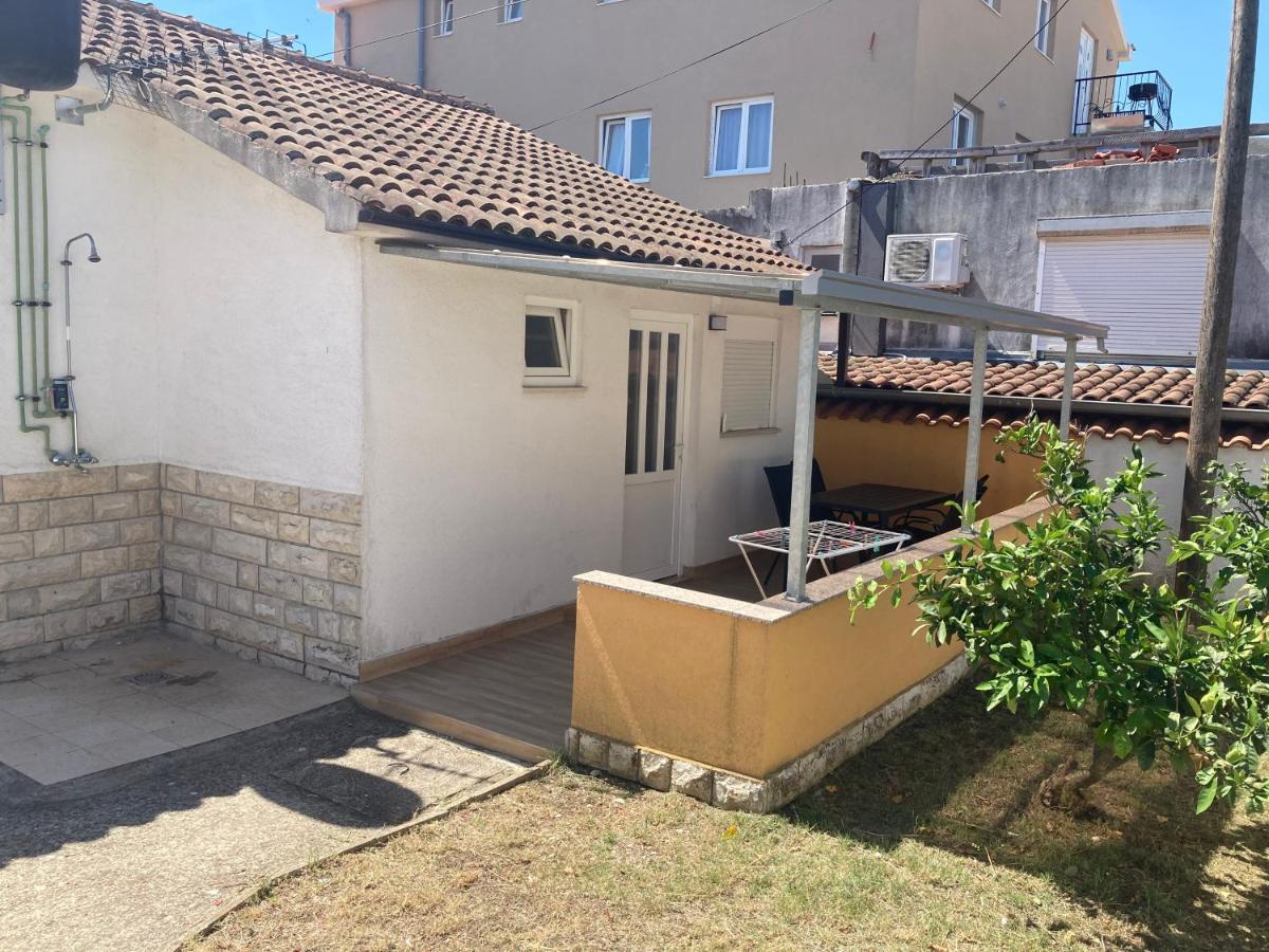 Apartman Turanj Exterior photo